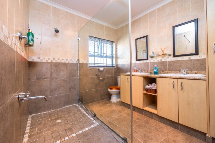 3 Bedroom Property for Sale in Panorama Western Cape